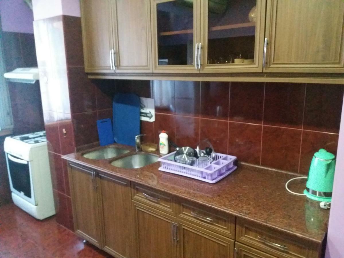 Intercity Hostel Батуми Экстерьер фото