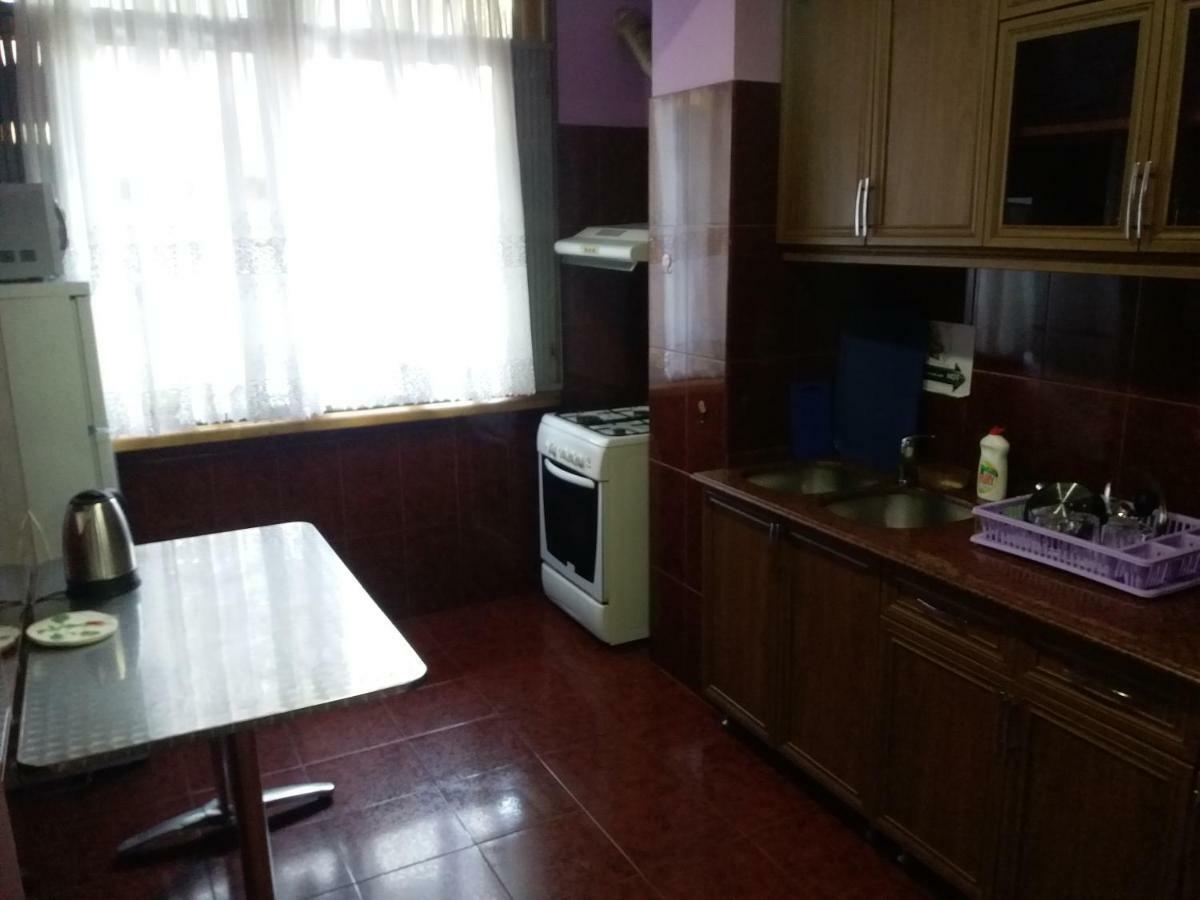 Intercity Hostel Батуми Экстерьер фото